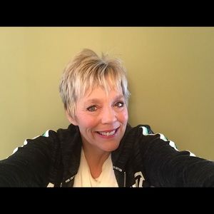 Meet your Posher, Debra